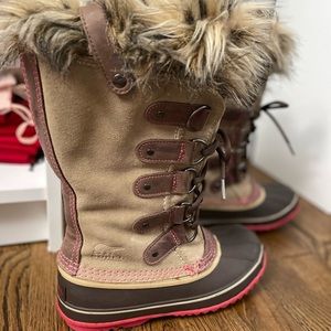Sorel Joan of the Arc Boots - Waterproof Size 6